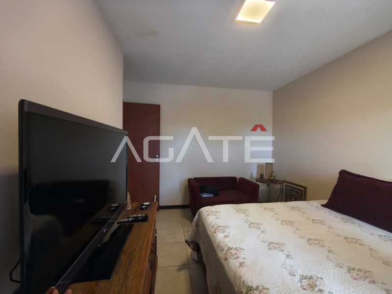 Agatê Imóveis vende Casa Padrão de 120 m² Itaipu - Niterói/RJ por 750 mil reais. - HTCA30446