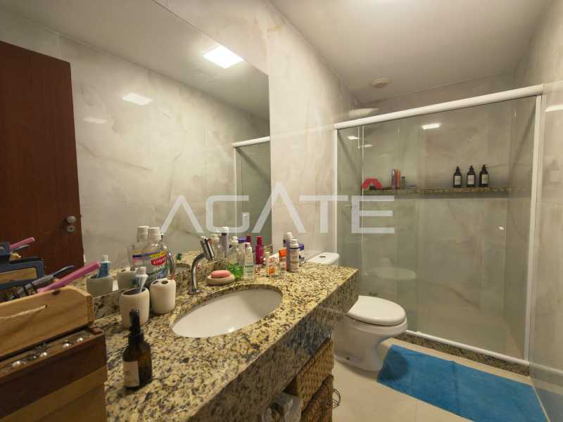 Agatê Imóveis vende Casa Padrão de 120 m² Itaipu - Niterói/RJ por 750 mil reais. - HTCA30446