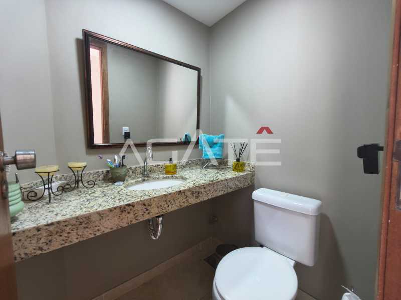 Agatê Imóveis vende Casa Padrão de 120 m² Itaipu - Niterói/RJ por 750 mil reais. - HTCA30446