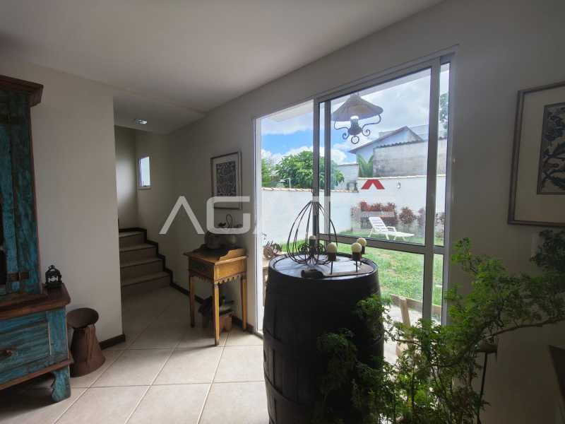 Agatê Imóveis vende Casa Padrão de 120 m² Itaipu - Niterói/RJ por 750 mil reais. - HTCA30446