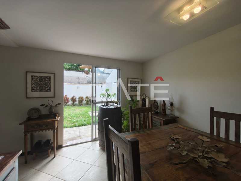 Agatê Imóveis vende Casa Padrão de 120 m² Itaipu - Niterói/RJ por 750 mil reais. - HTCA30446