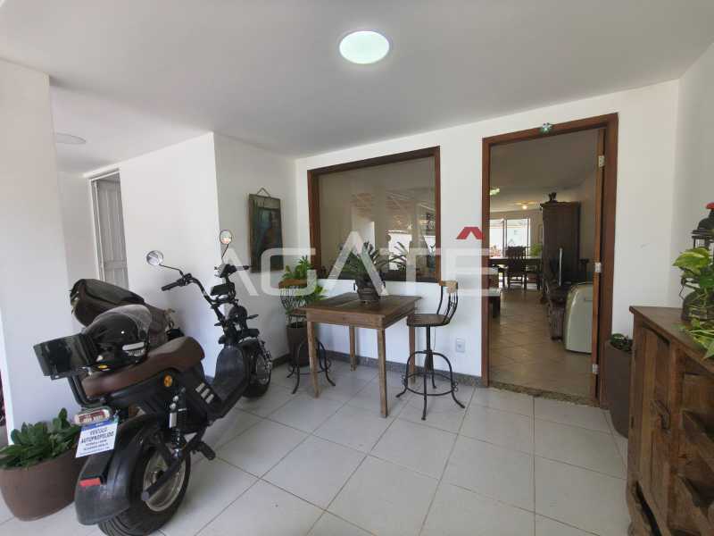 Agatê Imóveis vende Casa Padrão de 120 m² Itaipu - Niterói/RJ por 750 mil reais. - HTCA30446