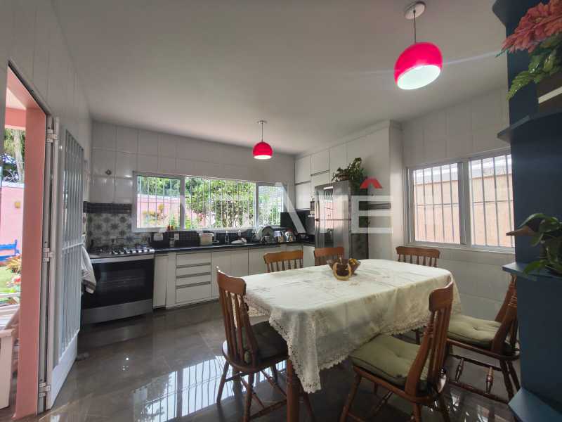 Agatê Imóveis vende maravilhosa casa linear - Piratininga - Niterói por R$ 1.300.000,00 reais. - HTCA30450