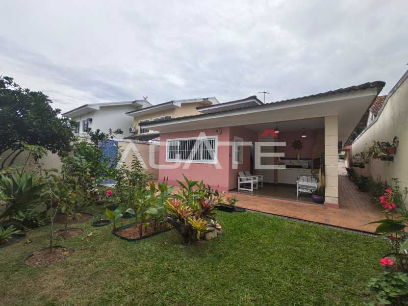 Agatê Imóveis vende maravilhosa casa linear - Piratininga - Niterói por R$ 1.300.000,00 reais. - HTCA30450