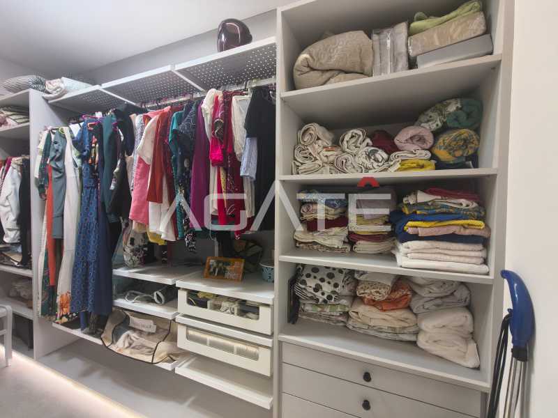 Condomínio Colinazul. - Agatê Imóveis vende excelente casa 4 suítes em Condomínio - Itaipu - Niterói/RJ por R$ 1.390.000,00 reais. - HTCN40139