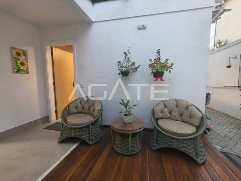 Condomínio Colinazul. - Agatê Imóveis vende excelente casa 4 suítes em Condomínio - Itaipu - Niterói/RJ por R$ 1.390.000,00 reais. - HTCN40139