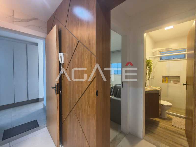Condomínio Colinazul. - Agatê Imóveis vende excelente casa 4 suítes em Condomínio - Itaipu - Niterói/RJ por R$ 1.390.000,00 reais. - HTCN40139