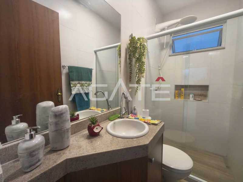 Condomínio Colinazul. - Agatê Imóveis vende excelente casa 4 suítes em Condomínio - Itaipu - Niterói/RJ por R$ 1.390.000,00 reais. - HTCN40139