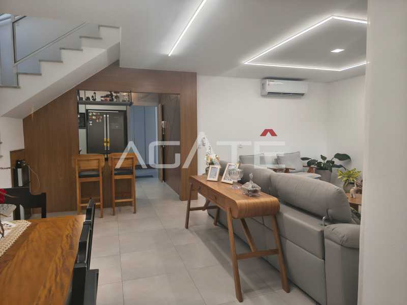 Condomínio Colinazul. - Agatê Imóveis vende excelente casa 4 suítes em Condomínio - Itaipu - Niterói/RJ por R$ 1.390.000,00 reais. - HTCN40139