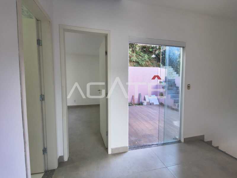 Agatê Imóveis vende excelente casa duplex - Itaipu, Niterói por R$ 1.100.000 mil reais. - HTCA40224