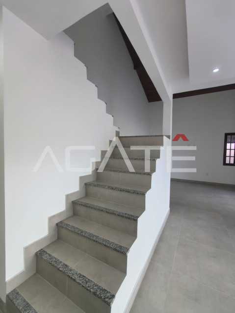 Agatê Imóveis vende excelente casa duplex - Itaipu, Niterói por R$ 1.100.000 mil reais. - HTCA40224