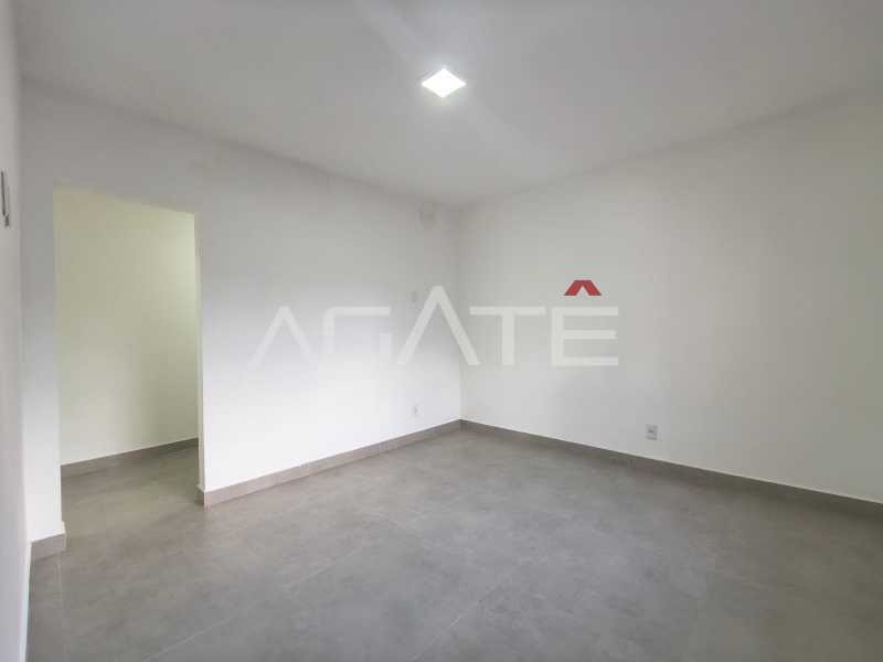 Agatê Imóveis vende excelente casa duplex - Itaipu, Niterói por R$ 1.100.000 mil reais. - HTCA40224