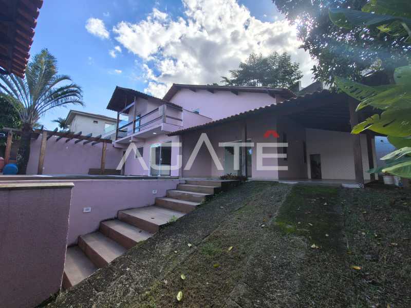 Agatê Imóveis vende excelente casa duplex - Itaipu, Niterói por R$ 1.100.000 mil reais. - HTCA40224