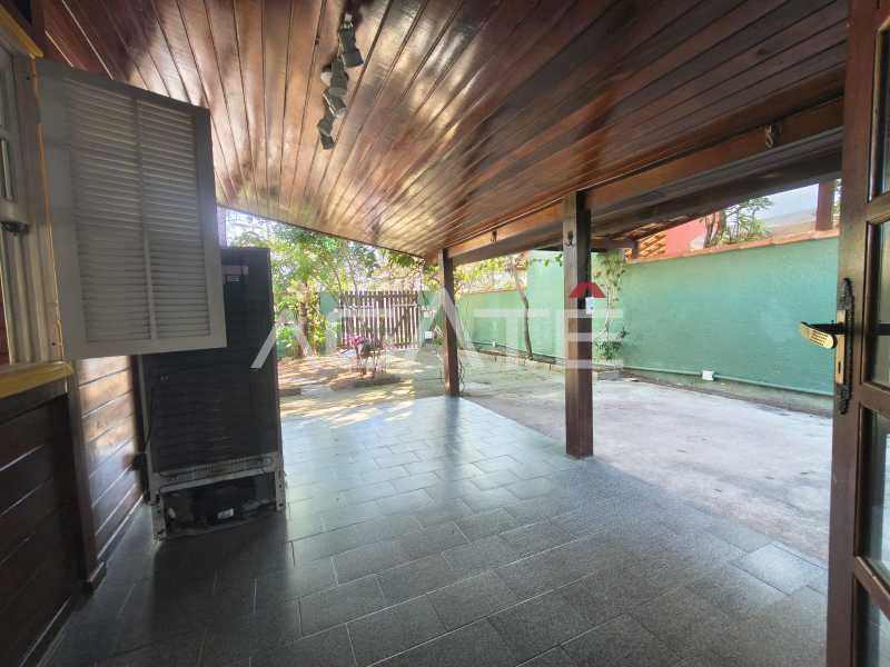 Agatê Imóveis vende linda casa linear de 3 quartos por R$ 1.650.000 - Camboinhas - Niterói/RJ. - HTCA30452