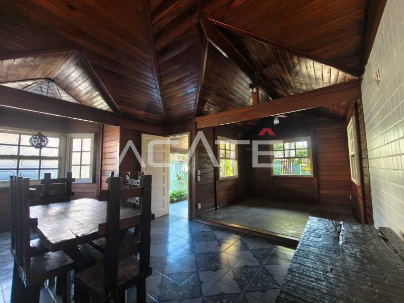 Agatê Imóveis vende linda casa linear de 3 quartos por R$ 1.650.000 - Camboinhas - Niterói/RJ. - HTCA30452