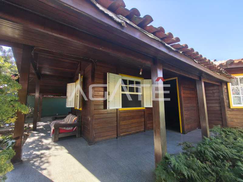 Agatê Imóveis vende linda casa linear de 3 quartos por R$ 1.650.000 - Camboinhas - Niterói/RJ. - HTCA30452