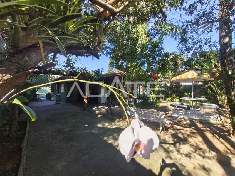 Agatê Imóveis vende linda casa linear de 3 quartos por R$ 1.650.000 - Camboinhas - Niterói/RJ. - HTCA30452