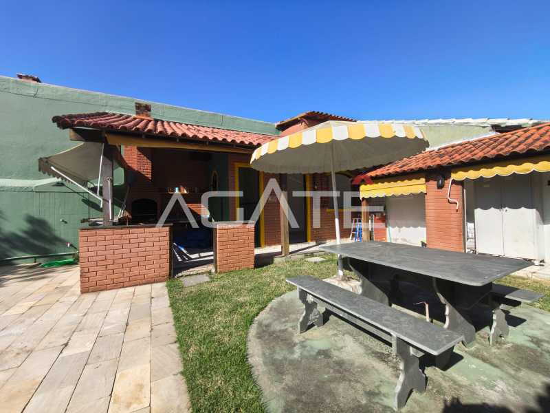 Agatê Imóveis vende linda casa linear de 3 quartos por R$ 1.650.000 - Camboinhas - Niterói/RJ. - HTCA30452