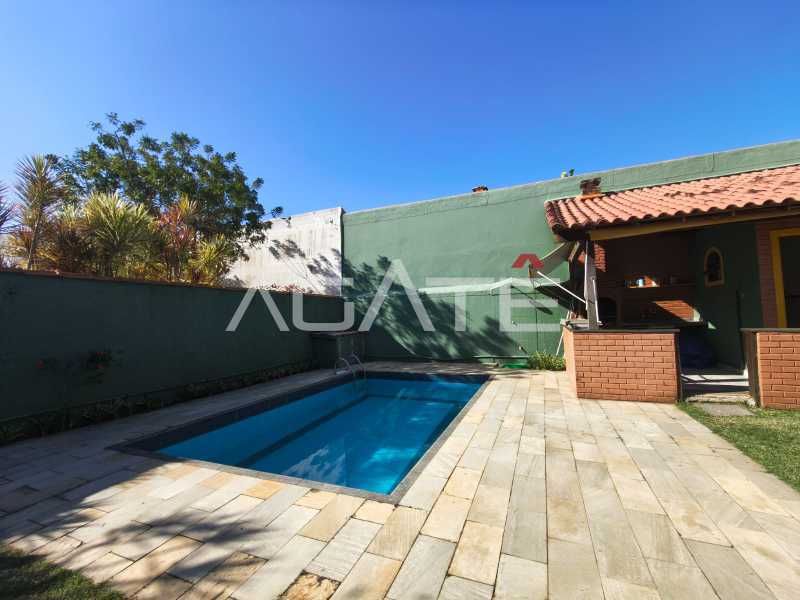 Agatê Imóveis vende linda casa linear de 3 quartos por R$ 1.650.000 - Camboinhas - Niterói/RJ. - HTCA30452
