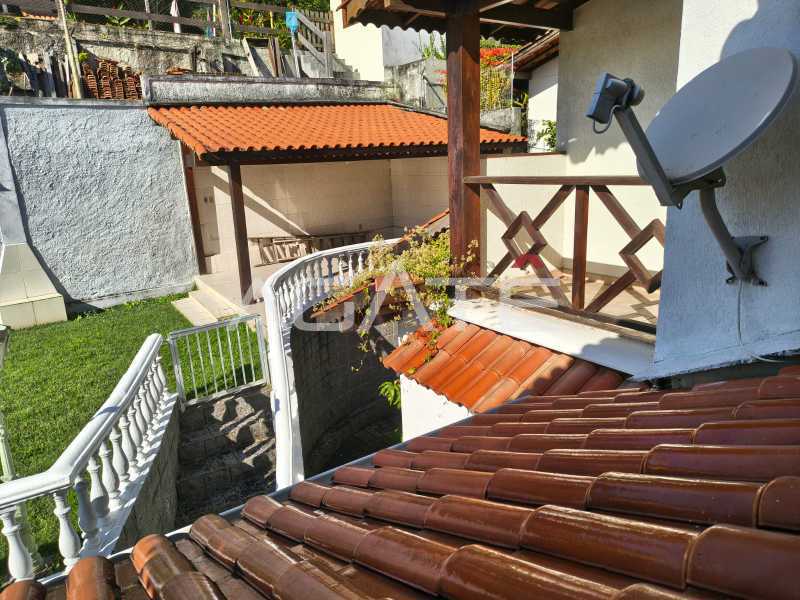 Condomínio Monan Grande - Agatê Imóveis vende belíssima residência em condomínio alto luxo - Badu, Niterói, RJ por R$ 900.000,00 - HTCN30184
