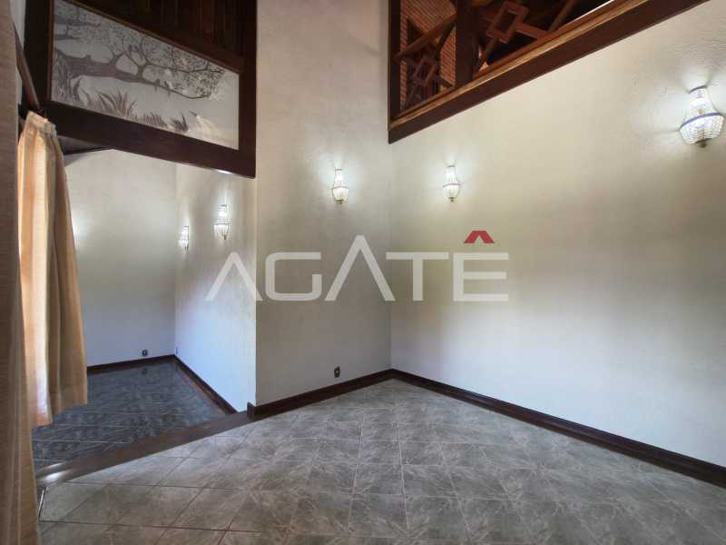 Condomínio Monan Grande - Agatê Imóveis vende belíssima residência em condomínio alto luxo - Badu, Niterói, RJ por R$ 900.000,00 - HTCN30184