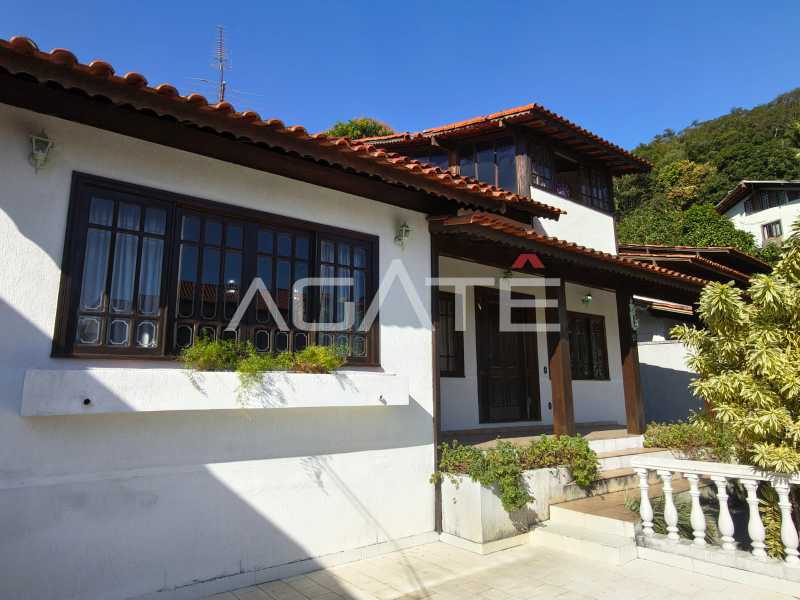 Condomínio Monan Grande - Agatê Imóveis vende belíssima residência em condomínio alto luxo - Badu, Niterói, RJ por R$ 900.000,00 - HTCN30184