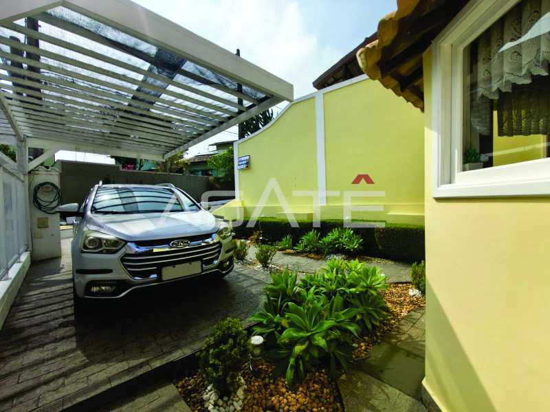 Condomínio Colinazul. - Agatê Imóveis vende excelente casa 3 quartos em Condomínio - Itaipu - Niterói/RJ por R$ 1.160.000,00 reais. - HTCN30185