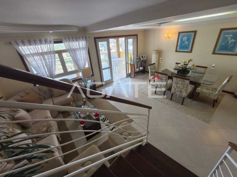 Condomínio Colinazul. - Agatê Imóveis vende excelente casa 3 quartos em Condomínio - Itaipu - Niterói/RJ por R$ 1.160.000,00 reais. - HTCN30185