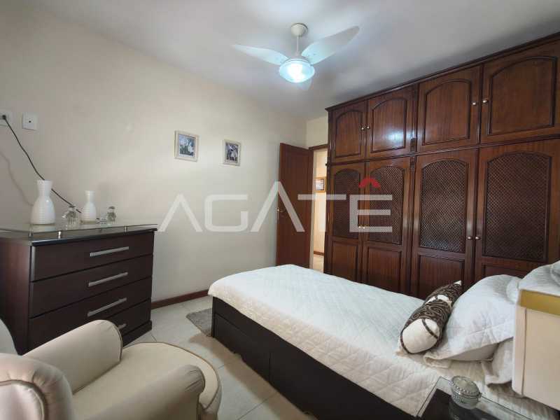 Condomínio Colinazul. - Agatê Imóveis vende excelente casa 3 quartos em Condomínio - Itaipu - Niterói/RJ por R$ 1.160.000,00 reais. - HTCN30185