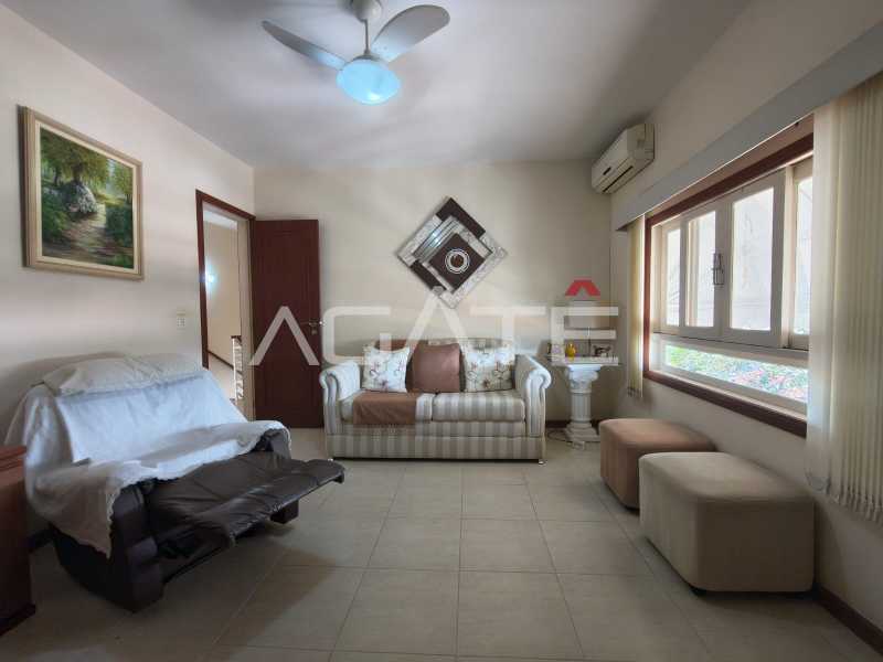 Condomínio Colinazul. - Agatê Imóveis vende excelente casa 3 quartos em Condomínio - Itaipu - Niterói/RJ por R$ 1.160.000,00 reais. - HTCN30185
