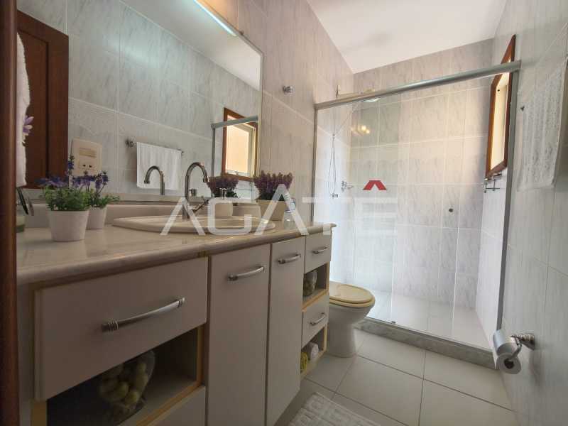 Condomínio Colinazul. - Agatê Imóveis vende excelente casa 3 quartos em Condomínio - Itaipu - Niterói/RJ por R$ 1.160.000,00 reais. - HTCN30185