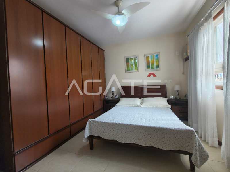 Condomínio Colinazul. - Agatê Imóveis vende excelente casa 3 quartos em Condomínio - Itaipu - Niterói/RJ por R$ 1.160.000,00 reais. - HTCN30185