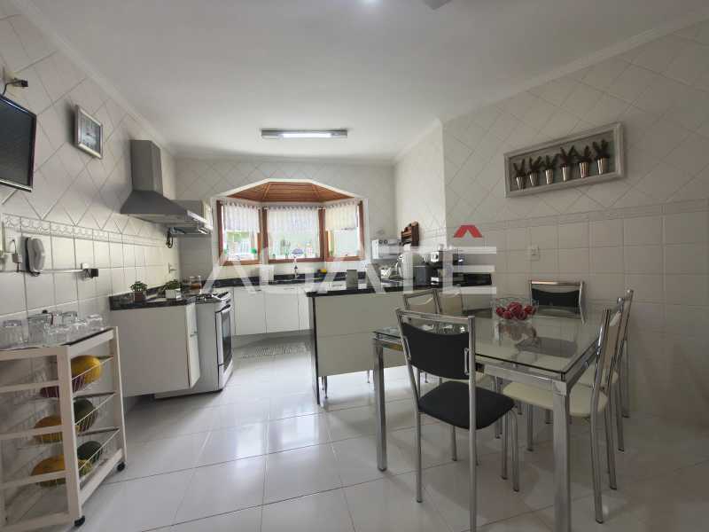 Condomínio Colinazul. - Agatê Imóveis vende excelente casa 3 quartos em Condomínio - Itaipu - Niterói/RJ por R$ 1.160.000,00 reais. - HTCN30185