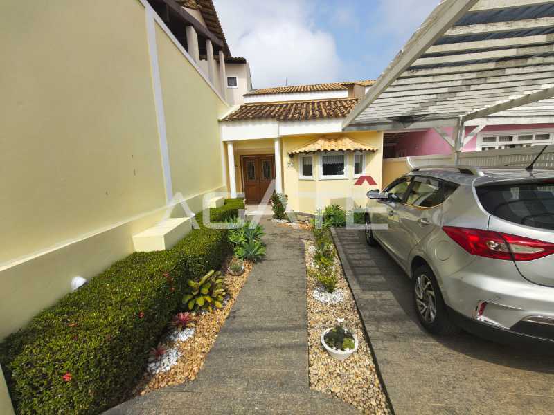 Condomínio Colinazul. - Agatê Imóveis vende excelente casa 3 quartos em Condomínio - Itaipu - Niterói/RJ por R$ 1.160.000,00 reais. - HTCN30185