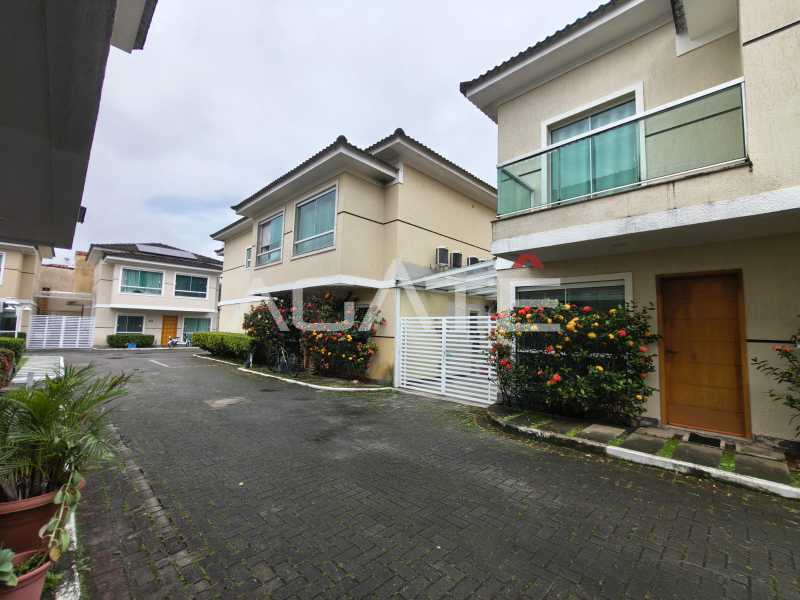 Condomínio Condomínio Sophia Oceânica - Agatê Imóveis vende SUPER OPORTUNIDADE Casa em Condomínio - Itaipu - Niterói/RJ por R$ 715.000,00 - HTCN30186