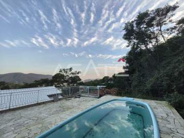 Condomínio Uba Fazendinha - Imperdível - Agate Imóveis vende linda casa linear em condominio Itaipu - Niterói por R$ 1.500.000,00. - HTCN30113