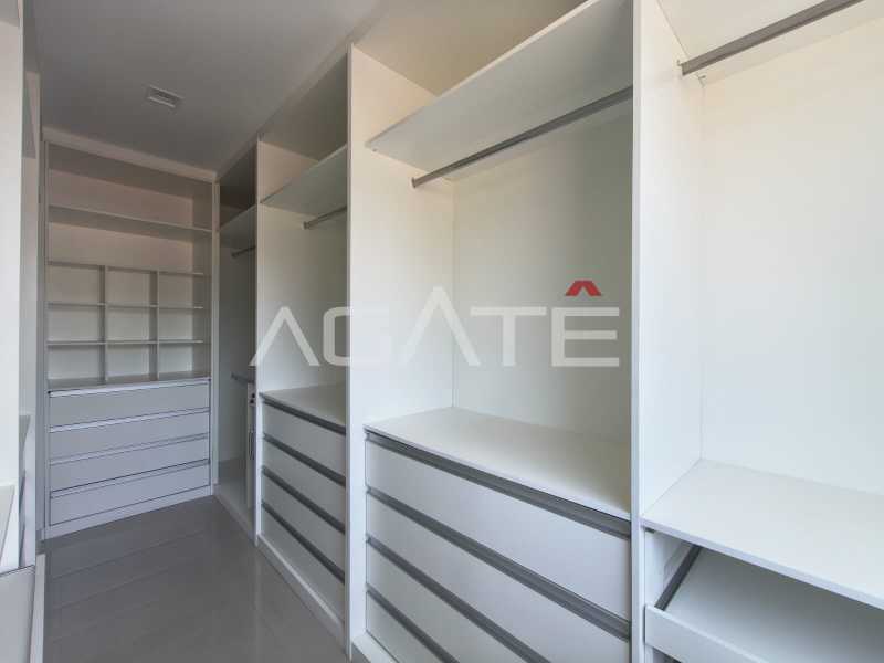 Conheça Triplex 4 qtos Itaipu do imóvel - Agatê Imóveis vende excelente casa triplex em rua fechada por R$ 1.140.000,00 - Itaipu - Niterói - Rj. - HTCN40085 - 44 Triplex 4 qtos Itaipu - 44
