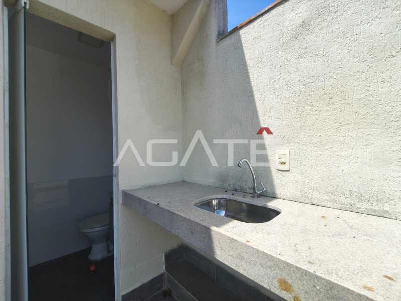 Conheça Triplex 4 qtos Itaipu do imóvel - Agatê Imóveis vende excelente casa triplex em rua fechada por R$ 1.140.000,00 - Itaipu - Niterói - Rj. - HTCN40085 - 37 Triplex 4 qtos Itaipu - 37