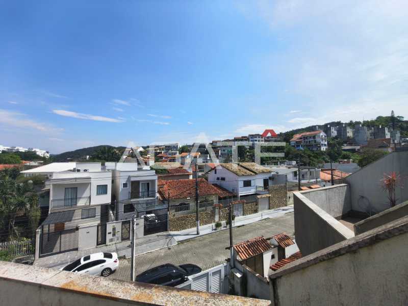 Conheça Triplex 4 qtos Itaipu do imóvel - Agatê Imóveis vende excelente casa triplex em rua fechada por R$ 1.140.000,00 - Itaipu - Niterói - Rj. - HTCN40085 - 35 Triplex 4 qtos Itaipu - 35