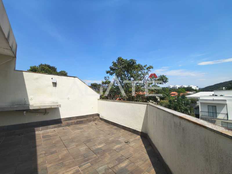 Conheça Triplex 4 qtos Itaipu do imóvel - Agatê Imóveis vende excelente casa triplex em rua fechada por R$ 1.140.000,00 - Itaipu - Niterói - Rj. - HTCN40085 - 36 Triplex 4 qtos Itaipu - 36