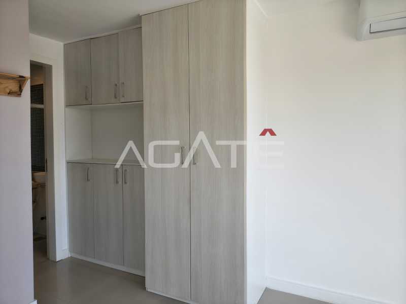Conheça Triplex 4 qtos Itaipu do imóvel - Agatê Imóveis vende excelente casa triplex em rua fechada por R$ 1.140.000,00 - Itaipu - Niterói - Rj. - HTCN40085 - 29 Triplex 4 qtos Itaipu - 29