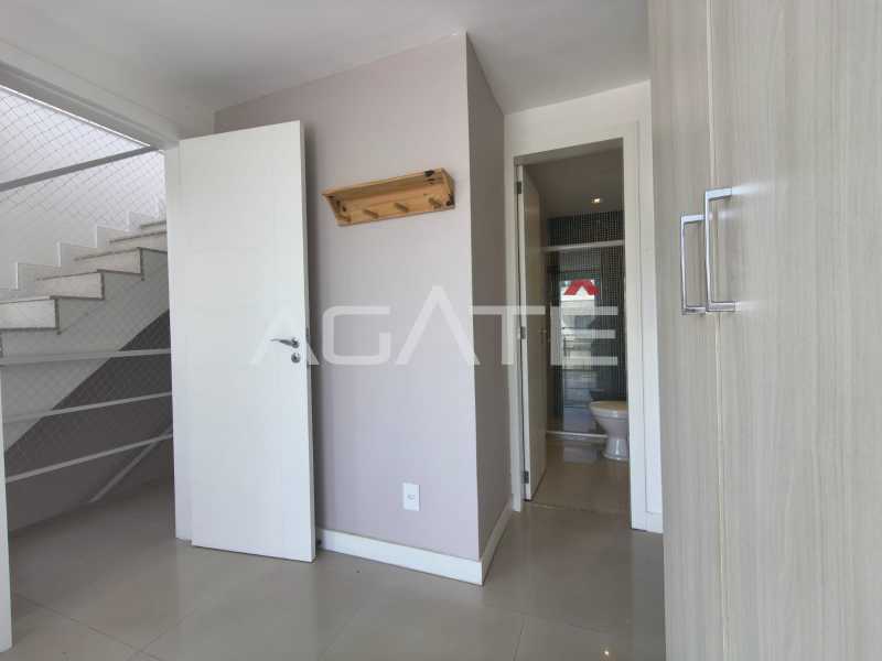 Conheça Triplex 4 qtos Itaipu do imóvel - Agatê Imóveis vende excelente casa triplex em rua fechada por R$ 1.140.000,00 - Itaipu - Niterói - Rj. - HTCN40085 - 25 Triplex 4 qtos Itaipu - 25