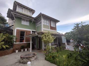 Agatê Imóveis vende Casa Duplex de 201m² Piratininga - Niterói por 780 mil reais. - HTCA30305