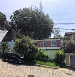 Imperdível - EXCELENTE CASA CONDOMÍNIO EXTRAORDINÁRIO, MUITO SILENCIOSO COM 2 QUARTOS GRANDES, DEPENDÊNCIAS COMPLETAS, ÁREA DE SERVIÇO, COZINHA AMPLA, SALA 2 AMBIENTES FANTÁSTICA COM JANELÃO, PISCINA, VARANDA -> EXCELENTE OPORTUNIDADE <- PREÇO SEM IGUAL - MCASV3011