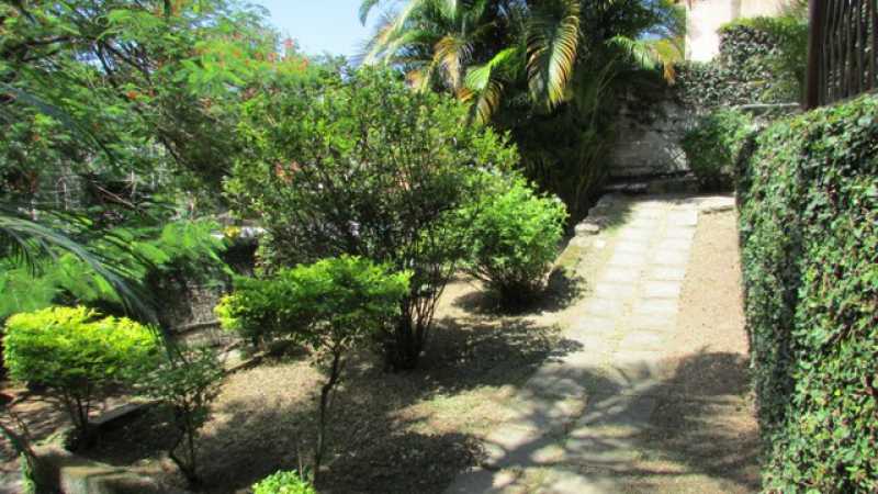 747288066835608 - 16