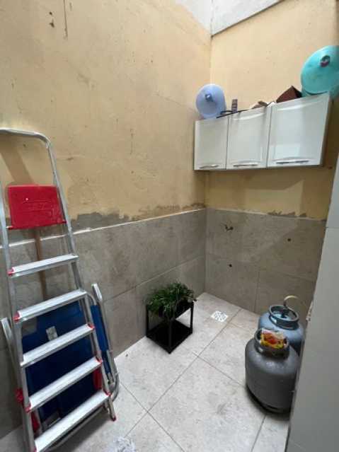 723201694359609 - 7