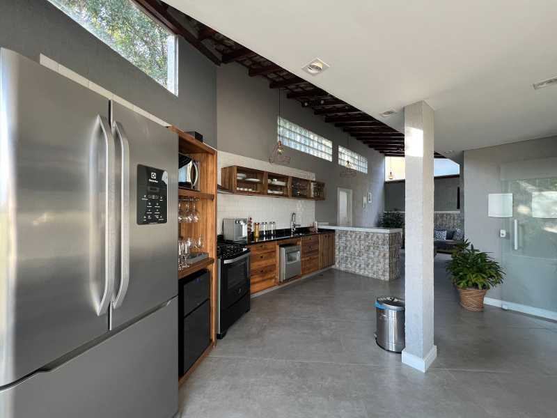 3f526380-8c83-4aaa-a4af-40611a - 12