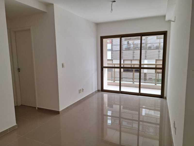 Conheça 01_Sala e circulação. do imóvel - Apartamento na Freguesia(Jacarepaguá), 2 quartos, 65m2, 1 vaga - BRAP21600 - 5 01_Sala e circulação. - 5