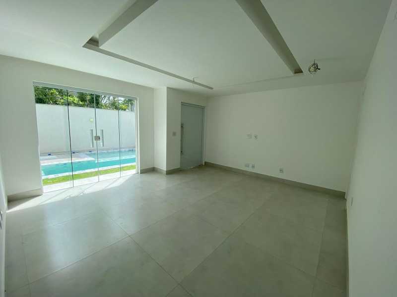 889fd404-b882-4ec2-b894-b67ea1 - 8