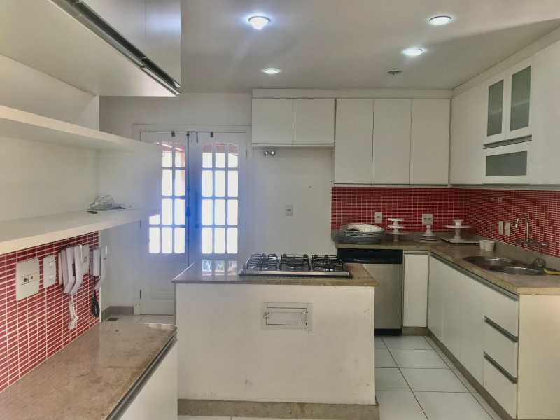 e8d0d0ac-5c49-4255-a638-cfed49 - 13